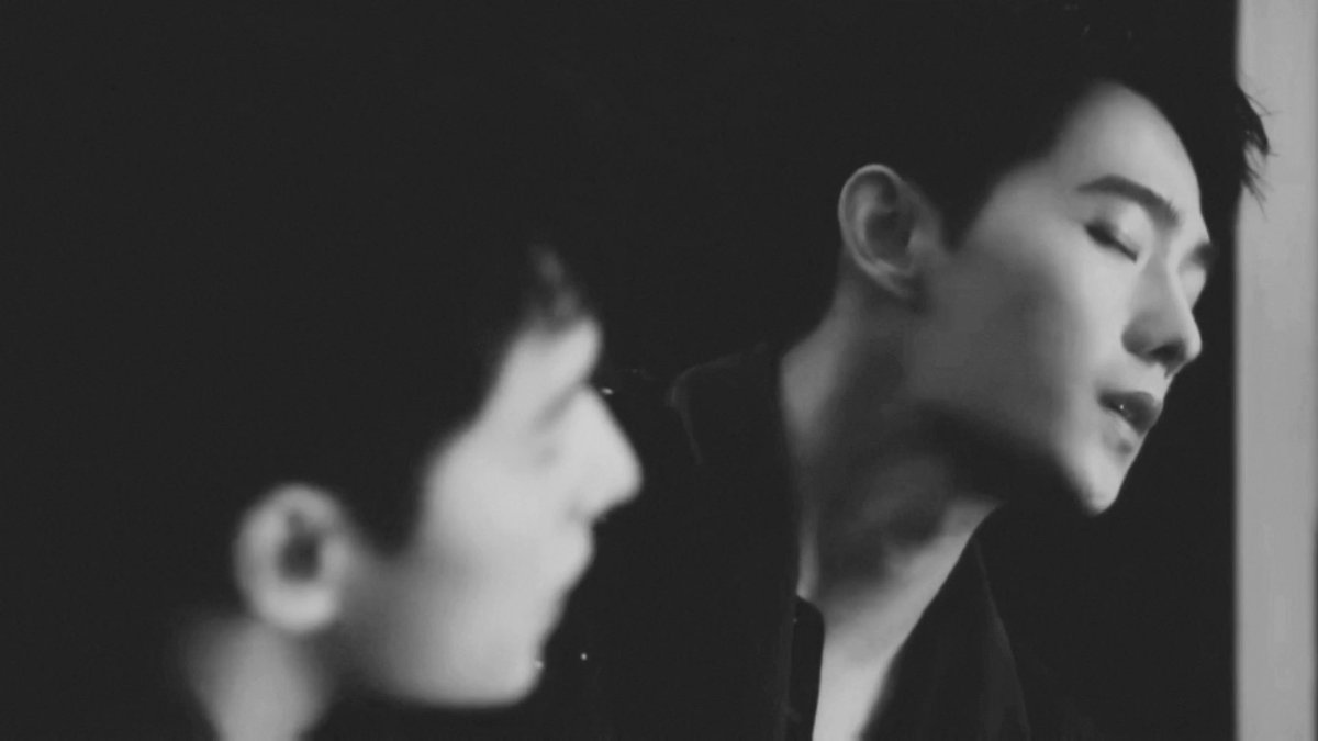 XiaYang0099's tweet photo. This really kills me ~ OMG how much can you love someone ❤️‍🔥💋 #杨洋 #YangYang  #yangmao #yangyangfans #Dunhill #Wedgwood #Bvlgari #Hogan #crush #sexyvoice #greatdancer #greatactor #Loveyoutothemoonandback🌙 https://t.co/5pco9Ggp6j