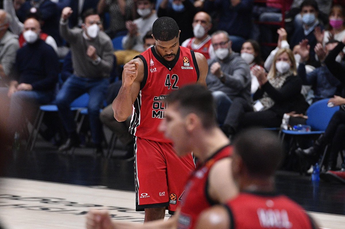 OlimpiaMI1936's tweet photo. Goodnight with the sixth EuroLeague 𝗪❗️

#insieme #EuroLeague #AXMCZV #ForzaOlimpia 
@EuroLeague https://t.co/Oo1chbrwjr