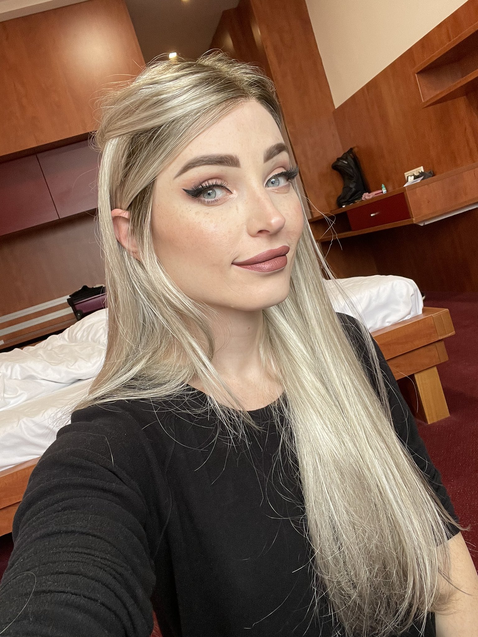 🧝🏻‍♀️ https://t.co/6yH6t26lDj
