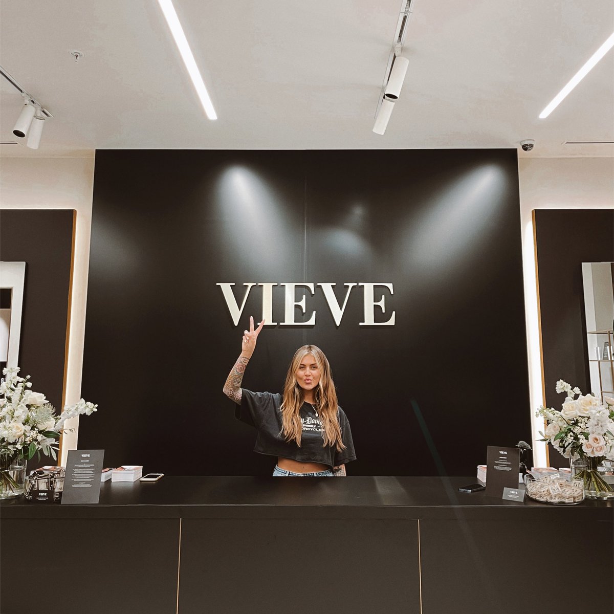 jamiegenevieve's tweet photo. Welcome to @VIEVE, how can I help? X https://t.co/TTrIrkCU9j