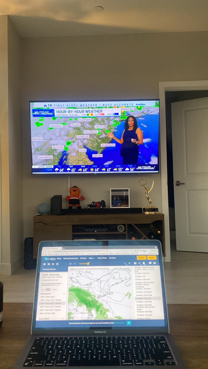 SteveSosnaWX's tweet photo. Oh, hi! See you tomorrow AM w/ @ErinColemanTV @KeithJones @LBustamanteNBC @SheilaWatko 4 AM - 7 AM for a #FillinFriday! @BillHenleyUSA gets deserved day off. I'm bringing the strong cold brew. See ya for a fun & stormy TGIFโก๏ธ๐ง@NBCPhiladelphia @KYWNewsradio https://t.co/G4rcfH5OSt