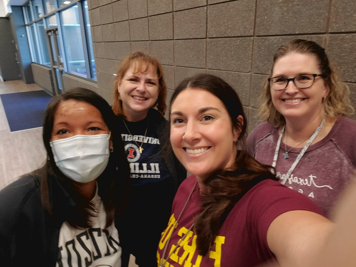 Julie Fox tweet media