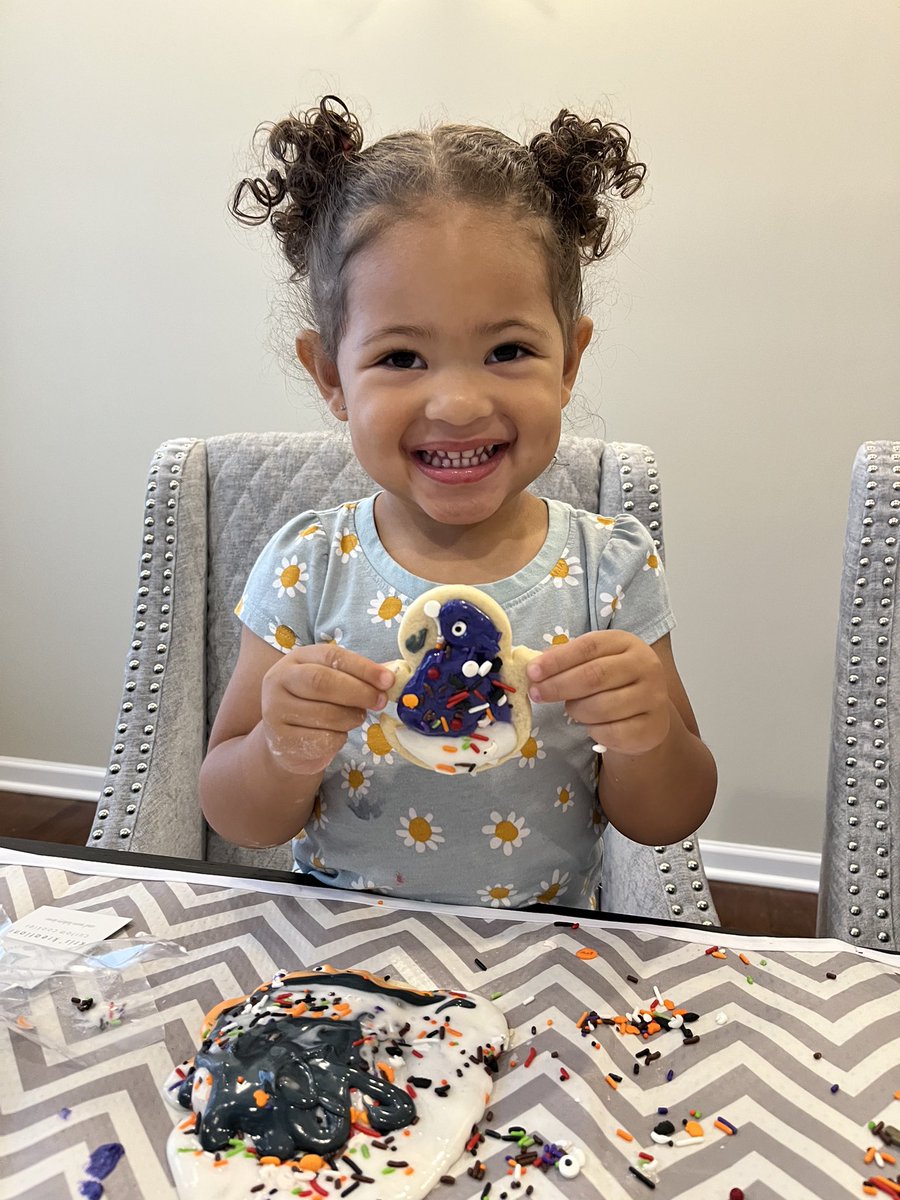 We’re delivering cookie decorating kits to our friends at four Boys and Girls Clubs tomorrow for their Halloween parties. Our leader <a href="/jtthekid/">Jason Thompson</a> tested them out this afternoon with his niece. 👻🎃🤖