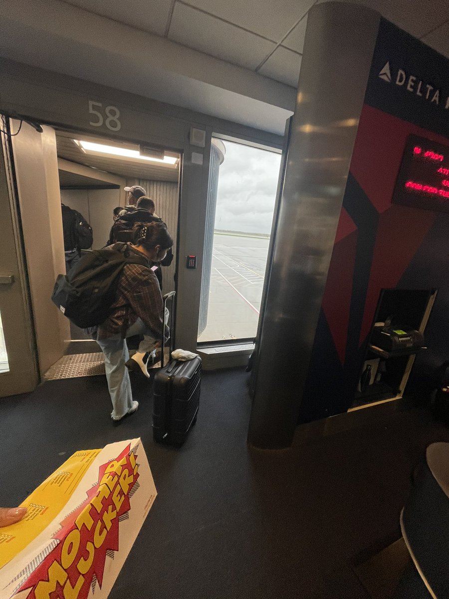 ThugDebugger's tweet photo. It’s been real KC. We’ll be back 💎 #RenderKC https://t.co/ielbpgDz0l