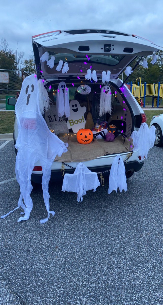 Boo! 2nd Grade at Trunk or Treat <a href="/JReefTeach/">Ms. Jenni Reef</a> <a href="/CarneyElem/">Carney Elementary</a> <a href="/BCPS_SPrice2/">Stephen Price</a> 👻