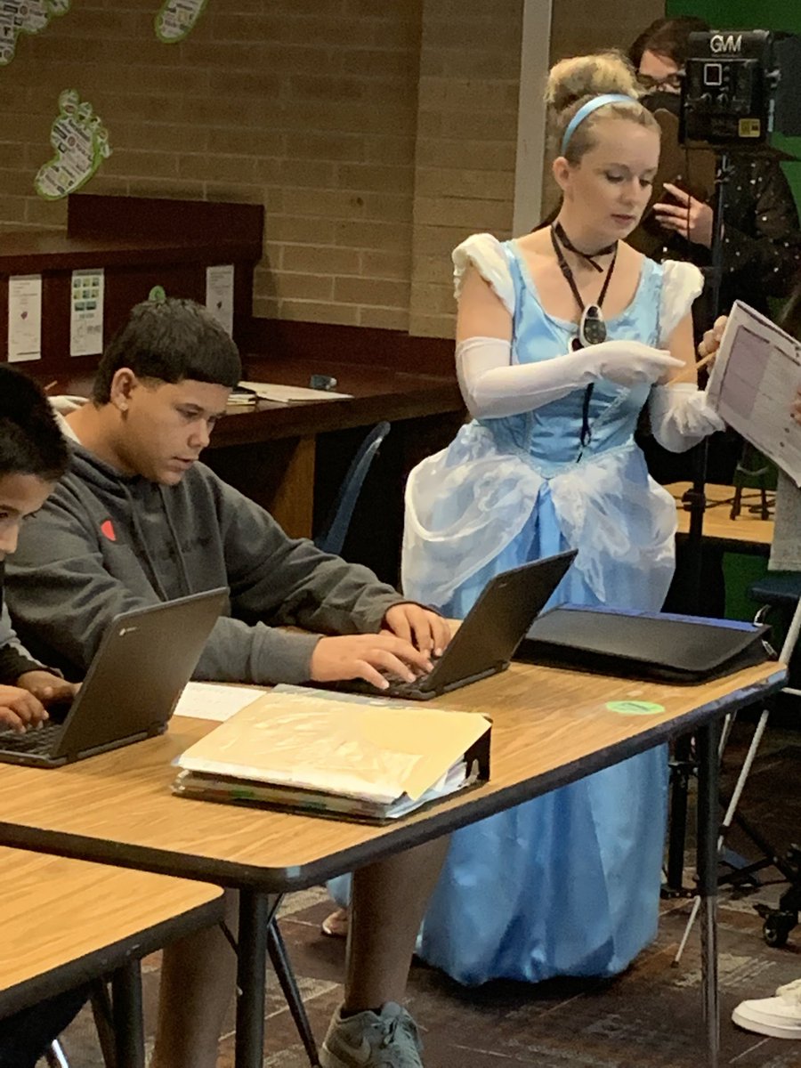 gmspirates's tweet photo. GMS showed their character #RedRibbonWeek #TheGreatGMS #GMSpirates https://t.co/MgiFM4KjQM