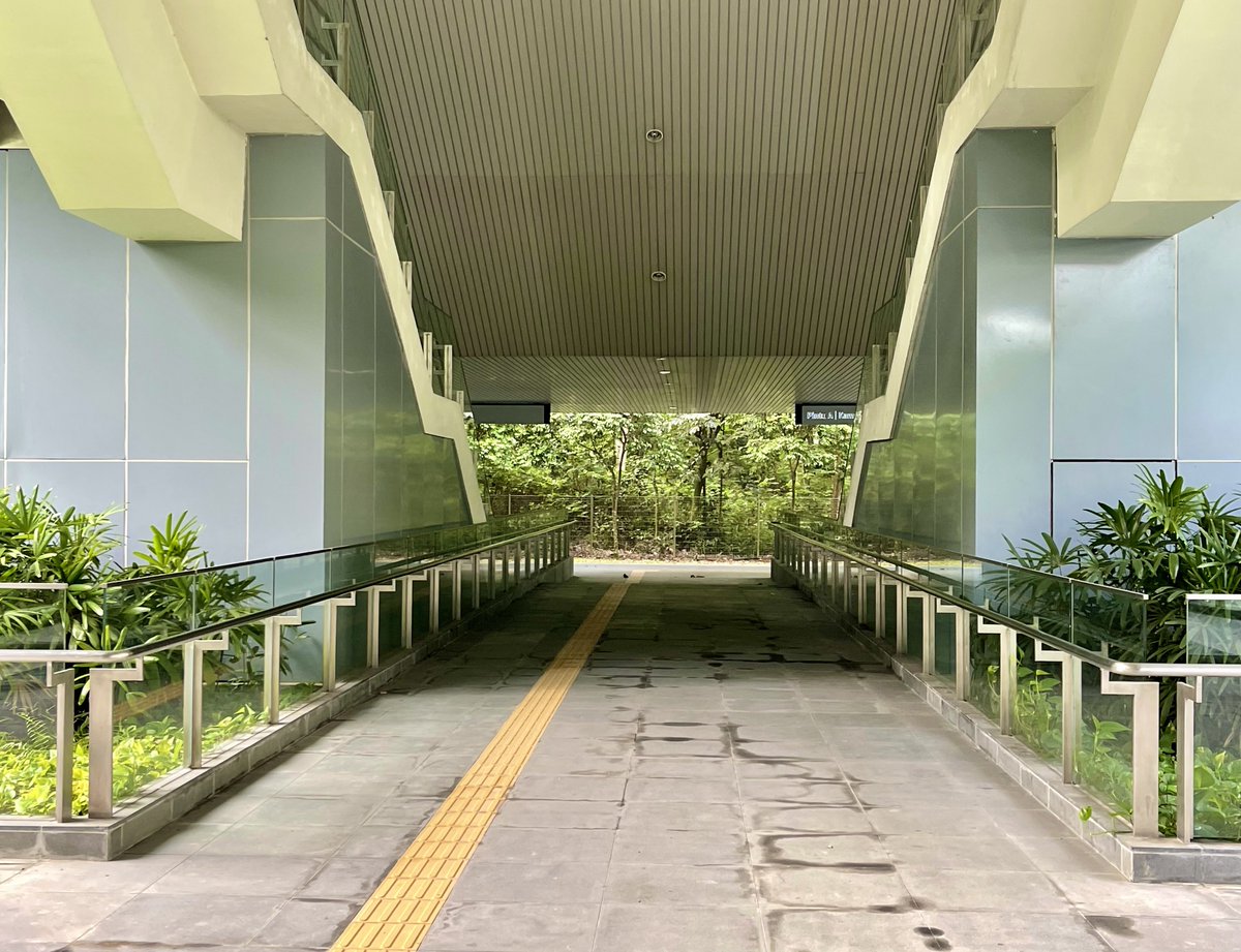 PointMHD's tweet photo. This MRT station is something else. https://t.co/7QKEfLES8G