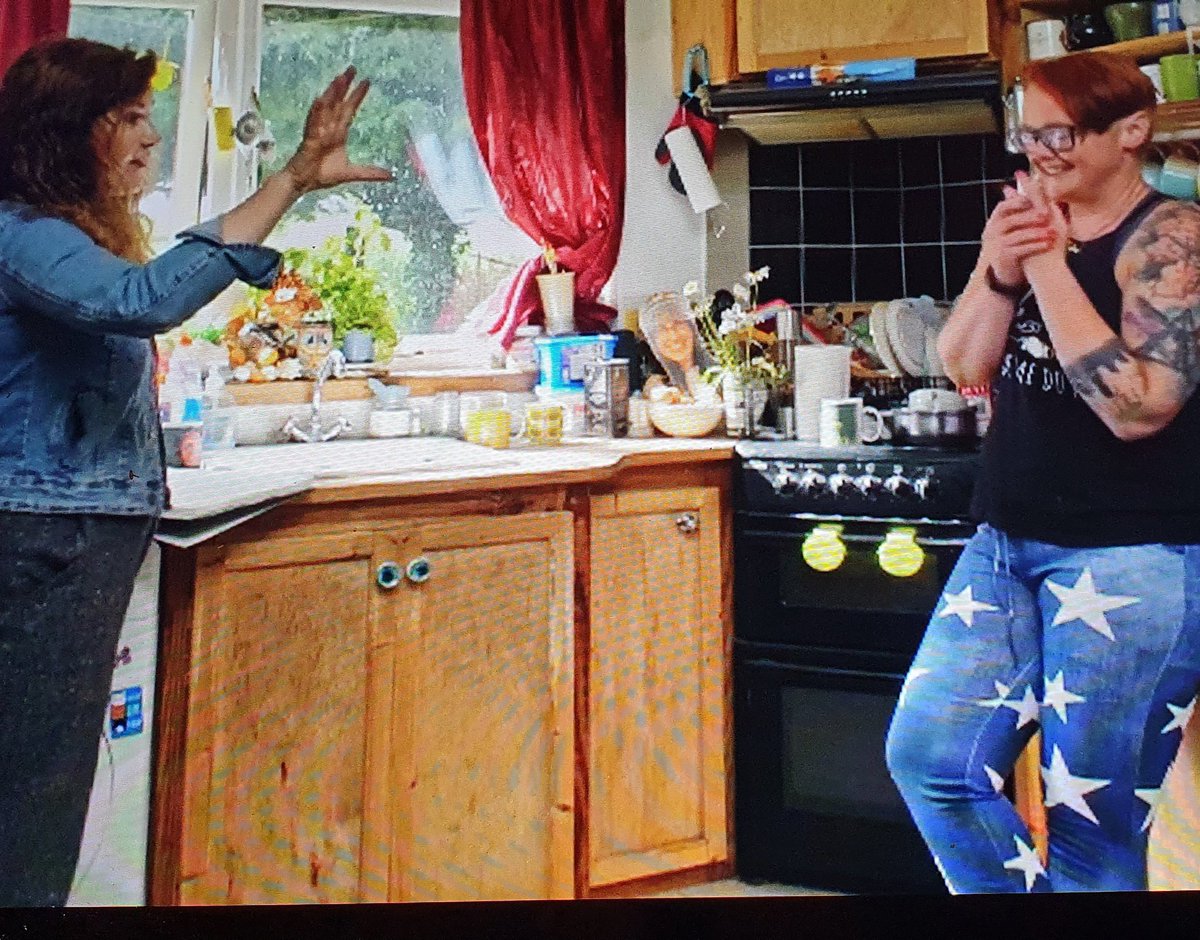 What you all don't know is my friend Maria put me up for #homerescue 
She wasn't free to join me on the show! But I put her face in the background when I could. Can you find her?  #wheresmaria