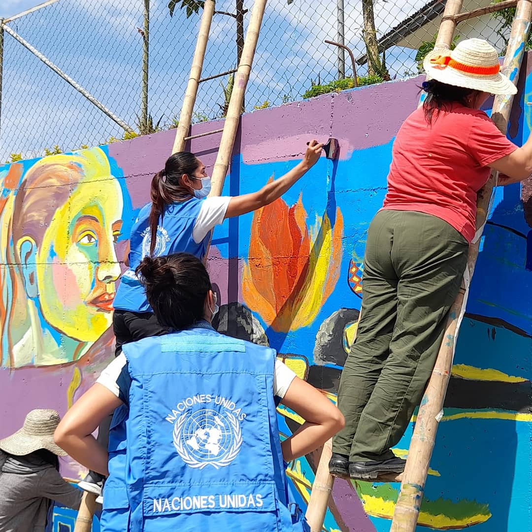 CaldonoPor's tweet photo. con ��xito termino la jornada de muralismo con niños,Jóvenes y mujeres del territorio
seguimos generando espacios de convivencia para la #Reconciliaciòn entre comunidades #Nasas, #Campesinas y #Reincorporadas.
#ElFondoAvanza #SomosLaPaz #PazDesdeLaBase 
@FondoONUCol @MisionONUCol https://t.co/jAAZDLrVEf