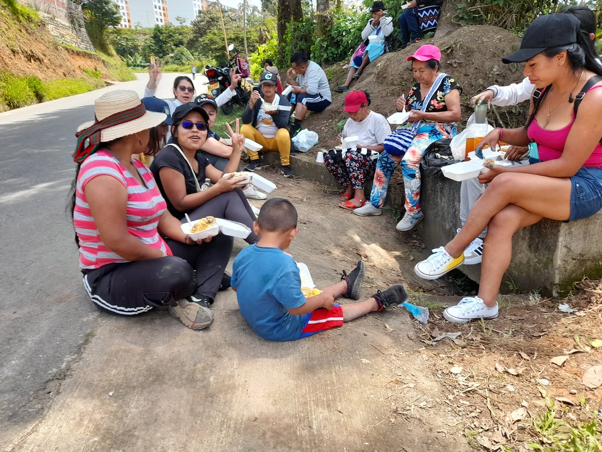 CaldonoPor's tweet photo. con ��xito termino la jornada de muralismo con niños,Jóvenes y mujeres del territorio
seguimos generando espacios de convivencia para la #Reconciliaciòn entre comunidades #Nasas, #Campesinas y #Reincorporadas.
#ElFondoAvanza #SomosLaPaz #PazDesdeLaBase 
@FondoONUCol @MisionONUCol https://t.co/jAAZDLrVEf