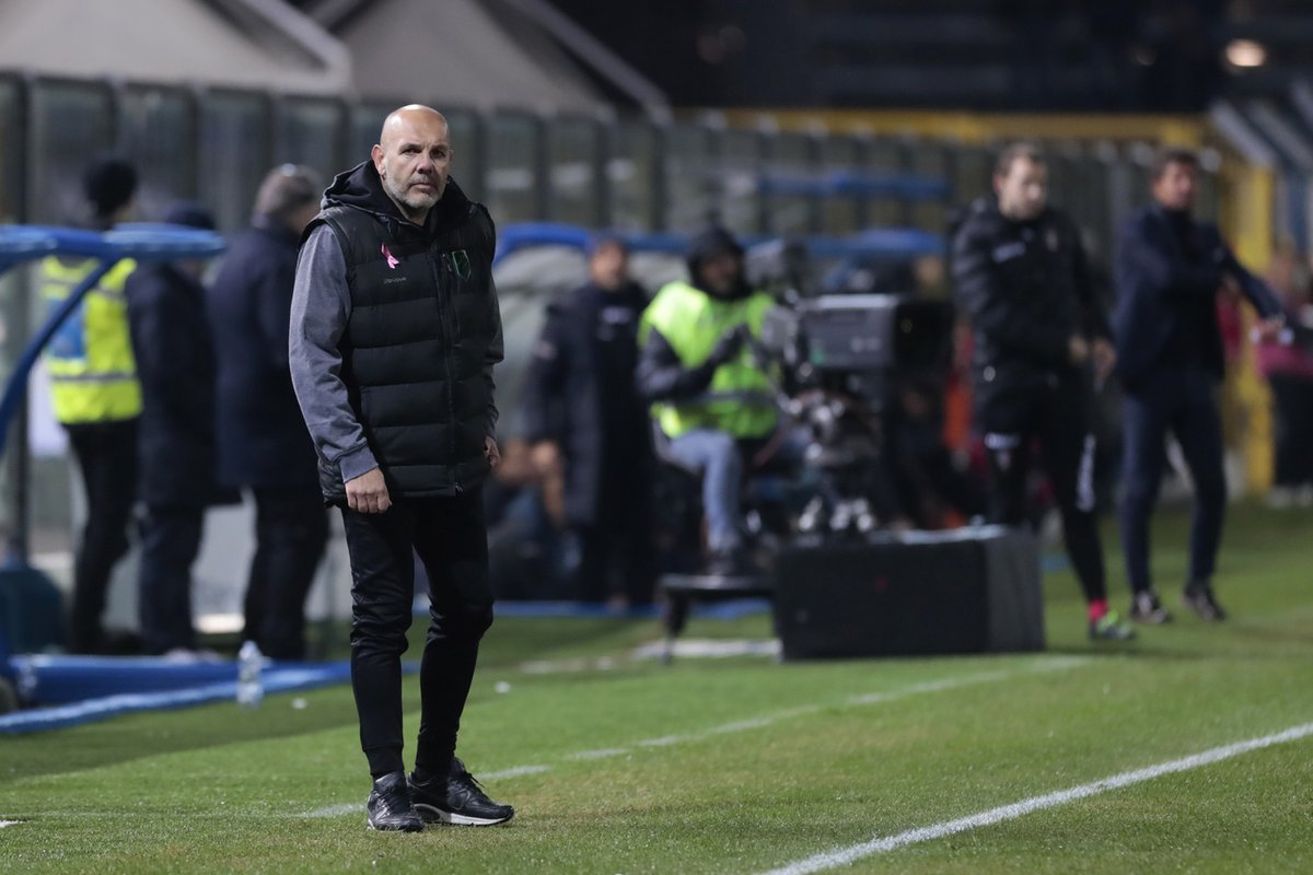 PordenoneCalcio's tweet photo. 🎙️ "Nel secondo tempo la squadra ha avuto personalità. Dobbiamo guardare avanti e pensare partita dopo partita. Io ci credo" 🖤💚
Mister Tedino commenta la gara di Como. YouTube 🎞️ https://t.co/eTWkTL9TuA
#COMPOR #ForzaRamarri #ForzaPordenone https://t.co/Yrzk5I9GAC