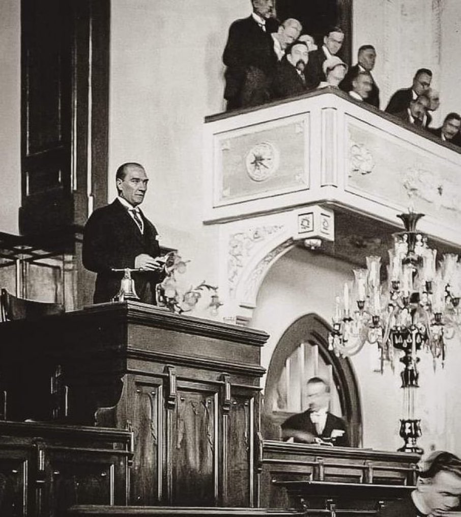İlber Ortaylı: "Atatürk dünya tarihinin nadiren gördüğü bir dehadır."