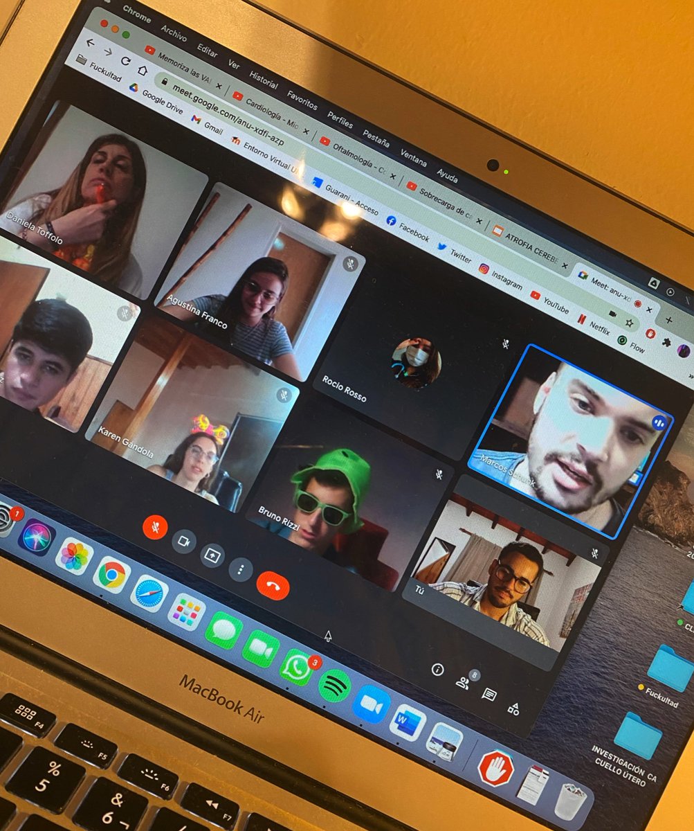 Y así sin darme cuenta termine la ultima tutoría de mi carrera, acompañando de gente muy linda 💛