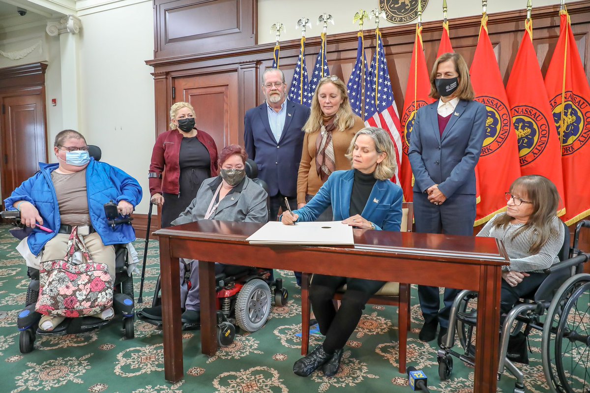 LauraCurran516's tweet photo. I've signed a bill to create an Advisory Council On People With Disabilities that will work to better the lives of the 250,000 residents with disabilities.

We must protect the fundamental rights of people w/disabilities and ensure all residents have a voice in County government. https://t.co/pCyBu8JZas