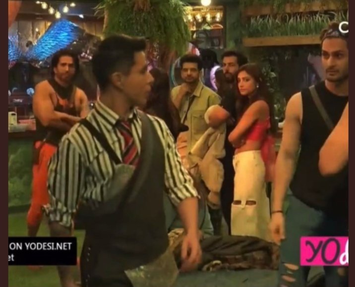 Bawrahh_man's tweet photo. Do I even have to say something??
The pictures speaks a lot .
#PratikSehajpaI #BB15 #BBKingPratik https://t.co/bKsWbzgEjU