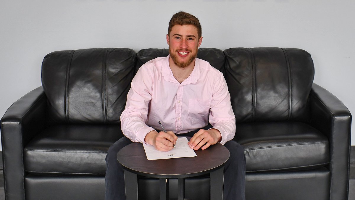 MarinersSports's tweet photo. Today's #MMASigningDay features @Mariners_MLAX's Sawyer Watson. Watson has secured a position as an AB with Reinauer Transportation, based out of New York. #RespectTheAnchor #MaineMaritime #WeAreMariners #MarinersForever βοΈπ₯ https://t.co/3Kxa07EPT8 https://t.co/7AhLPxltfS
