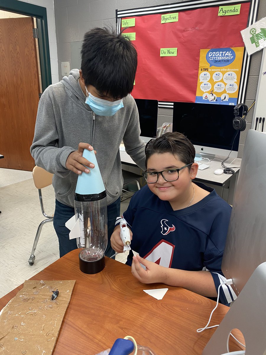 Cesarcodez's tweet photo. Google slides presentation 🖥✔️ 
Bottle rocket assembly 🛠🪛✔️
Hydro-dip 🔥🎨✔️
Now for our launches next week! 🚀 ..to be continued... https://t.co/Nqv7ZQRfLT