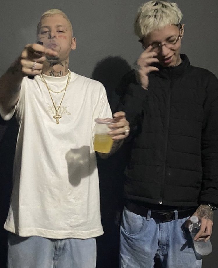 naofacaeusacar's tweet photo. massaru em 2018 / massaru em 2021. isso é muito foda ❤️❤️❤️ https://t.co/WAjZoRbh1m