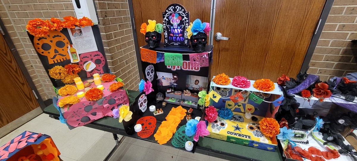 JimBarnesMS's tweet photo. Great turnout tonight for the JBMS Dia de los Muertos event!  It's wonderful to have families back at our school. #JBMSisBOLD https://t.co/4uARy1FfRu