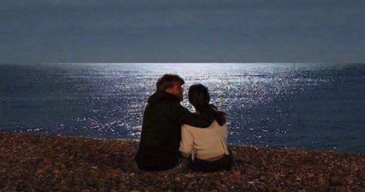 كيف اقولك انك تعوضني مكان كل شي كيف اثبت لك ان حُبك جنة واني احبك اكثر من الكثير.🖤

 #عشان_الحب_قول