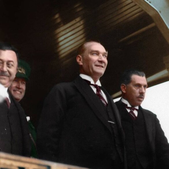 Dün,bugün ve daima senin ve Cumhuriyetin ışığında...

#29Ekim