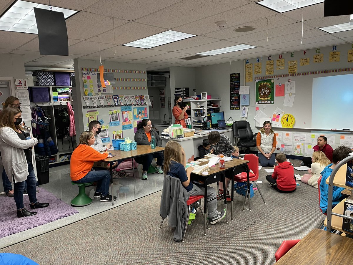 aridegeorge's tweet photo. Such a great morning working with teachers and participating in a teaching lab around readers workshop! @clpatriarca https://t.co/Li6KasRag0