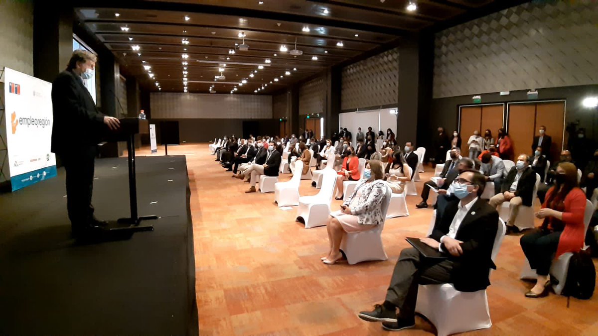 Hoy lanzamos #EmpleoRegion en Antofagasta, un proyecto que busca impulsar la empleabilidad a través de diversas iniciativas como una página web que permitirá conectar a personas que acrediten residir en la región, con empresas que busquen nuevos trabajadores, entre otras.