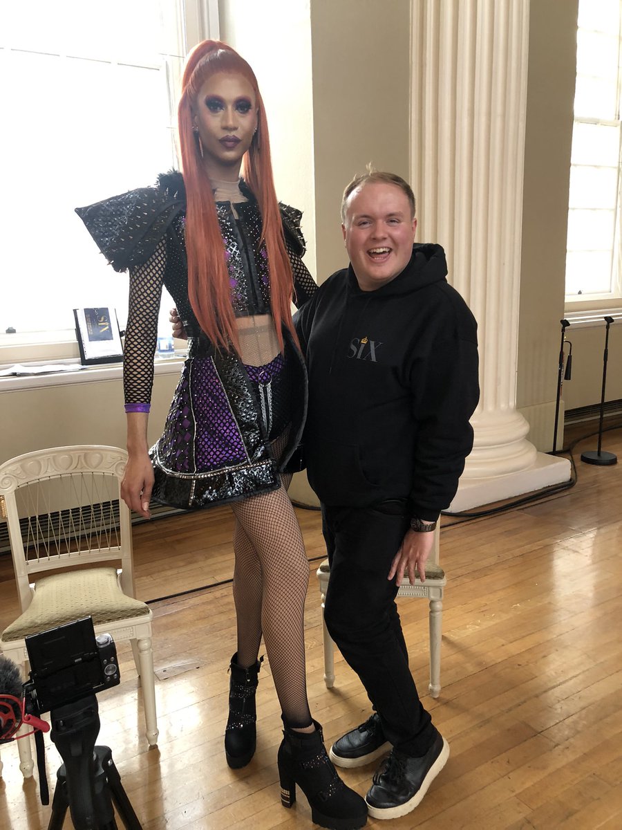 PerryPresents_'s tweet photo. Hostess with the mostest @TiaKofi Presenting on point. Outfit on point. She understood the assignment ! 

I can’t wait to share my chat this #SixSunday with Tia &amp; some other familiar Queens you might just know &amp; recognise! 👀 💜👑💿🥇🎉 #SixReunion 

https://t.co/Km1th91EvU https://t.co/MRGLDIIBG7