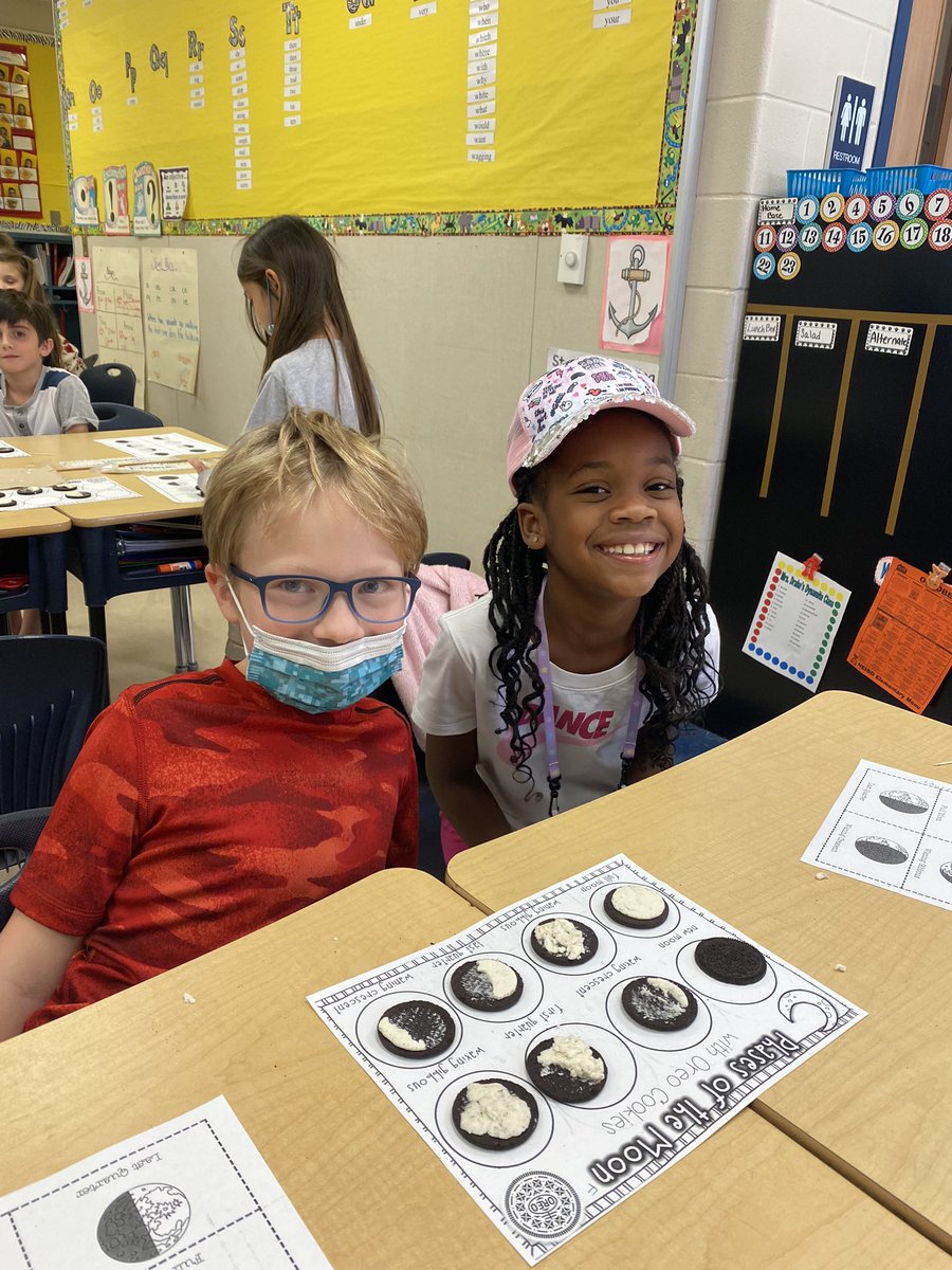 THEDrakeTigers's tweet photo. A great reason to eat Oreos…Moon Phases! @_THETigers @RootEdSA https://t.co/awE5MkpzbI