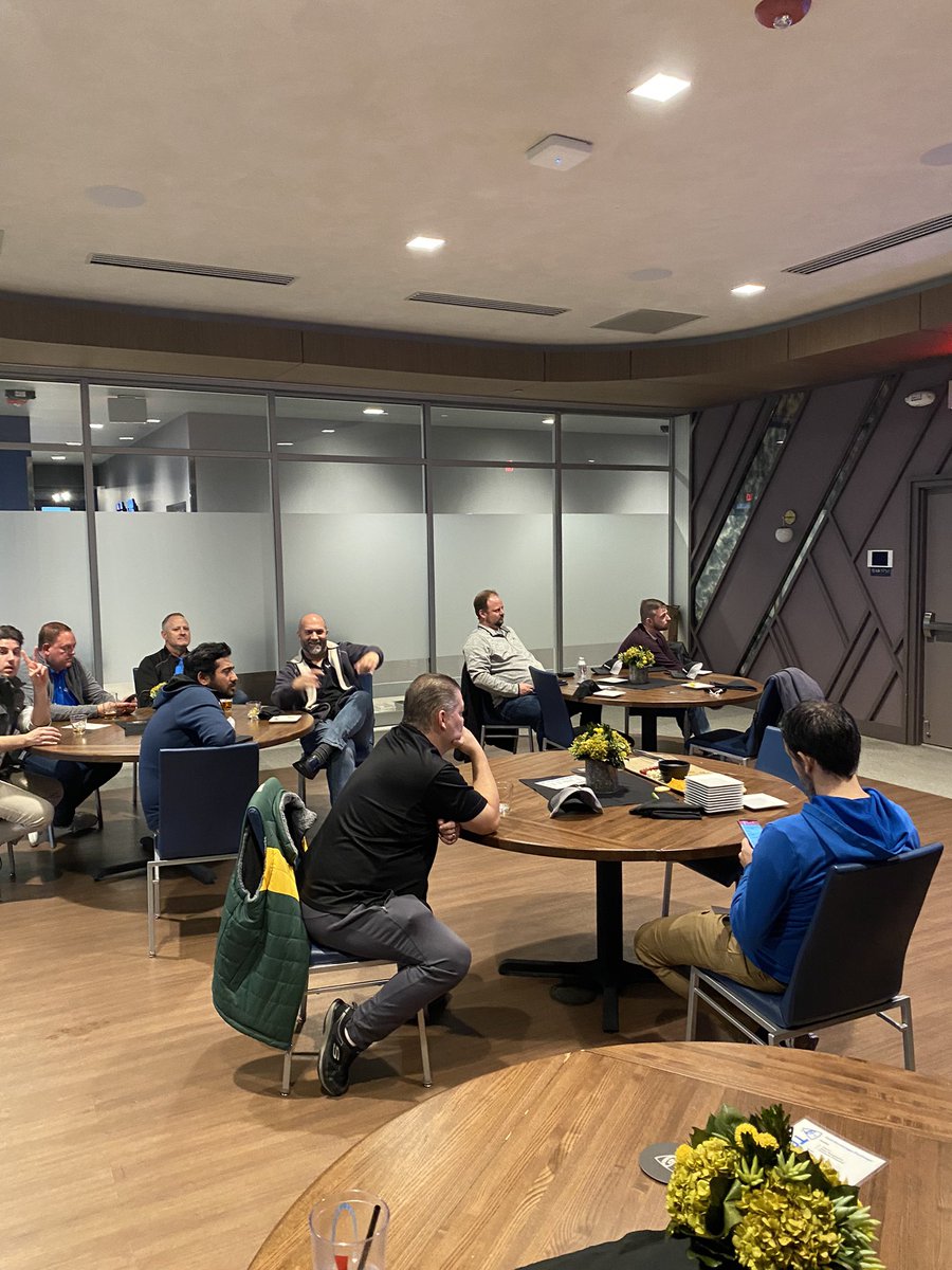 CUGC_Chicago's tweet photo. 1st in-person event, since the onset of #COVID19 Thank you @Liquidware &amp; @MrSmith_LW for sponsoring and speaking!  You rocked it!  @Topgolf  @myCUGC https://t.co/yOOK58tCJ8