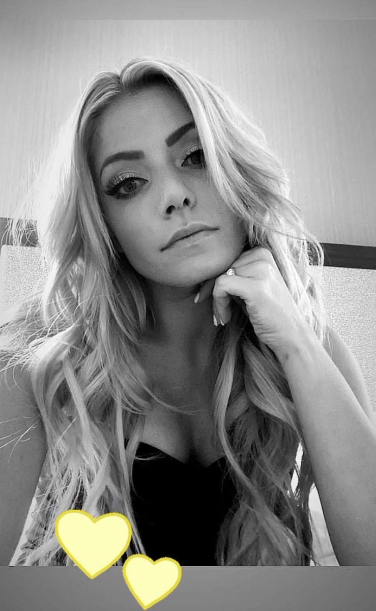 AlexaBliss_WWE tweet picture