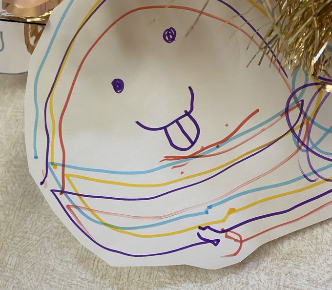 👨🏻うわー、上手に描けたね。歯も出てる。
👧🏻ベロだよ 