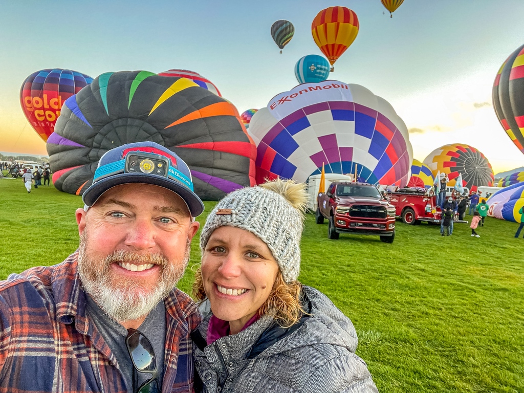 We're finally back.....on social media that is. 🤦‍♀️  We took a little social media siesta after the fiesta.  So we are finally getting to share a few of our favorites from the 2021 Albuquerque Balloon Fiesta.