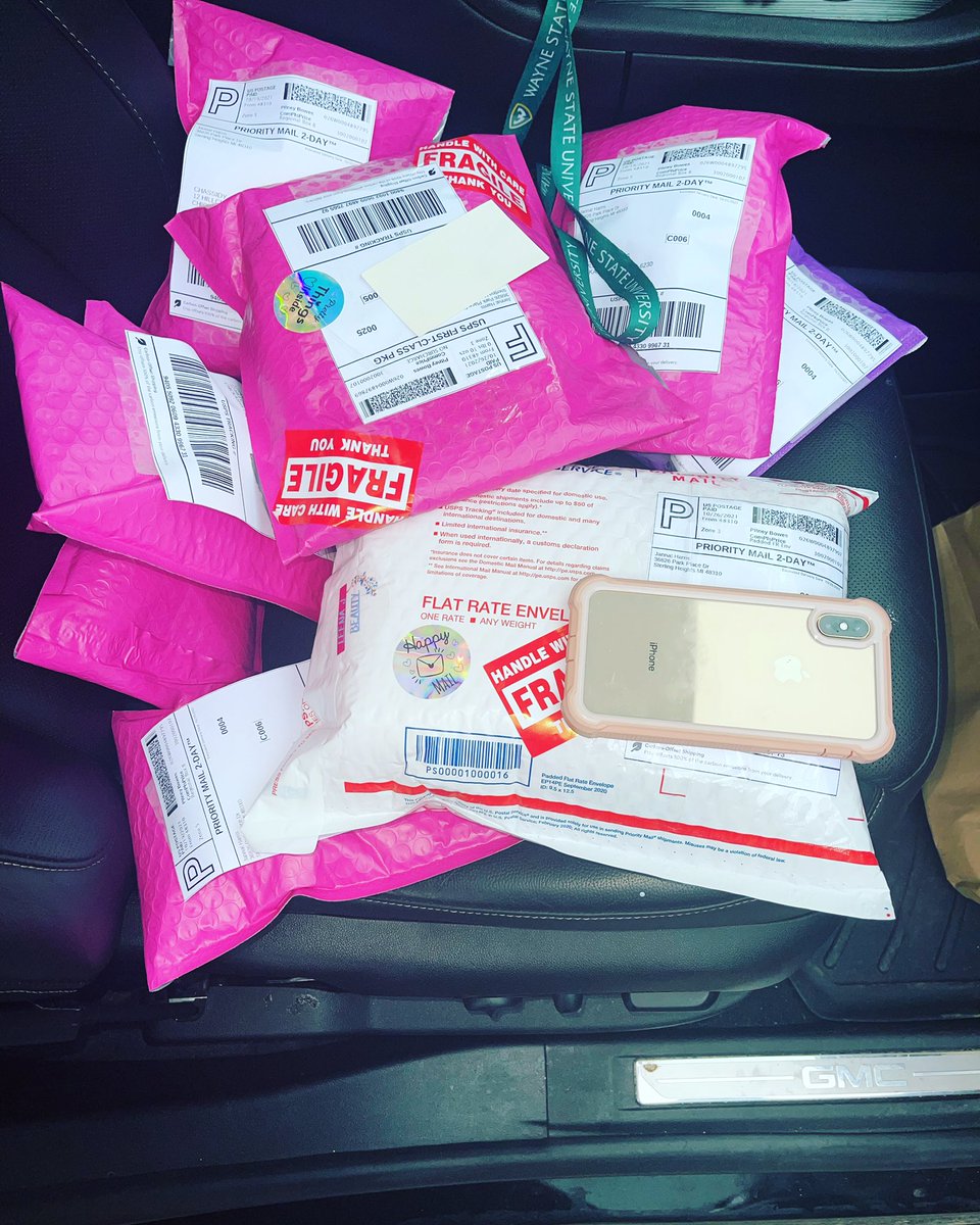 Today’s orders‼️.

#explorepage #explore #entrepreneur #smallbusiness  #shoptoday #blackowned #jellybags #blackownbusiness #promo #purses #tiktok #onlineshopping #businessgoals #handbags #sunglasses #shades #sunnies #smallbizlife #gettingorders #businesswoman #reels #leenajbeauty