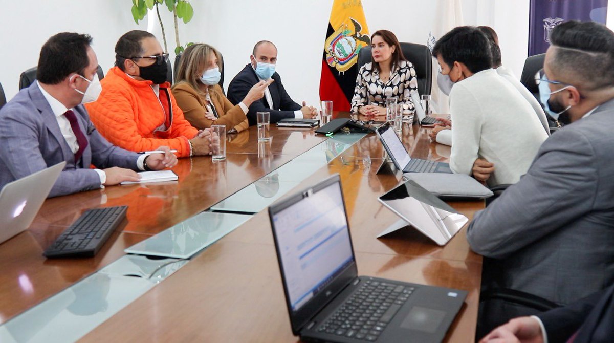 vmaino's tweet photo. Tenemos convicción social y apoyamos al sector privado.

Con la Cámara de Innovación y Tecnología Ecuatoriana @CITECec analizamos aspectos como habilidades digitales, comercio electrónico, regulación y simplificación de procesos. Hoy las empresas confían e invierten en el país. https://t.co/xk1sOJxkKf