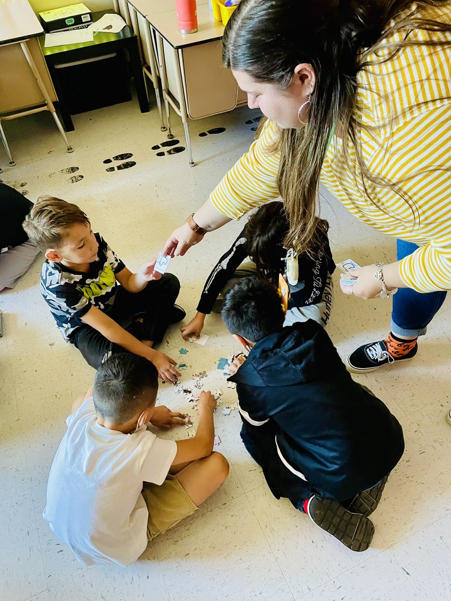 knoxmadison13's tweet photo. The BEST day of the week at @pasemann2020 is HOUSE THURSDAY. So happy @sarabeth_74 is a #Mallard 💛 #thisisTaylorISD https://t.co/im0amvG7dT