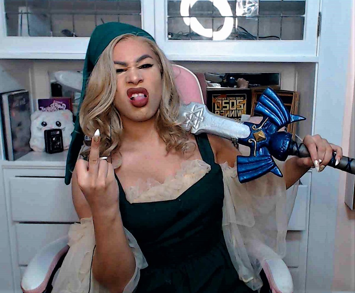 LET'S FUCK UP GANON

We skipped the entirety of the game as a joke aaaand...well, we made it. o-o So let's DO THIS.