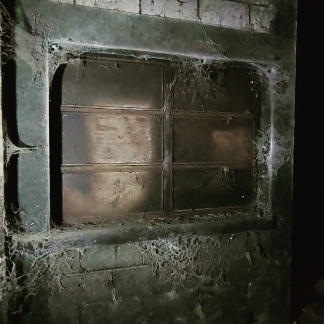 UrbexplorinGT's tweet photo. 🏚🔦👻🎃 URBEX !! Entramos a Lugares abandonados que dan mucho miedo!! Buscanos en YouTube URBEXPLORINGT !! #urbex #urbexguate #urbexguatemala #lugaresabandonados #exploradores #exploradoresurbanos #halloween #miedo #vídeosyoutube #siguenos #guatemala #urbexequipo https://t.co/oUYJPk5m62