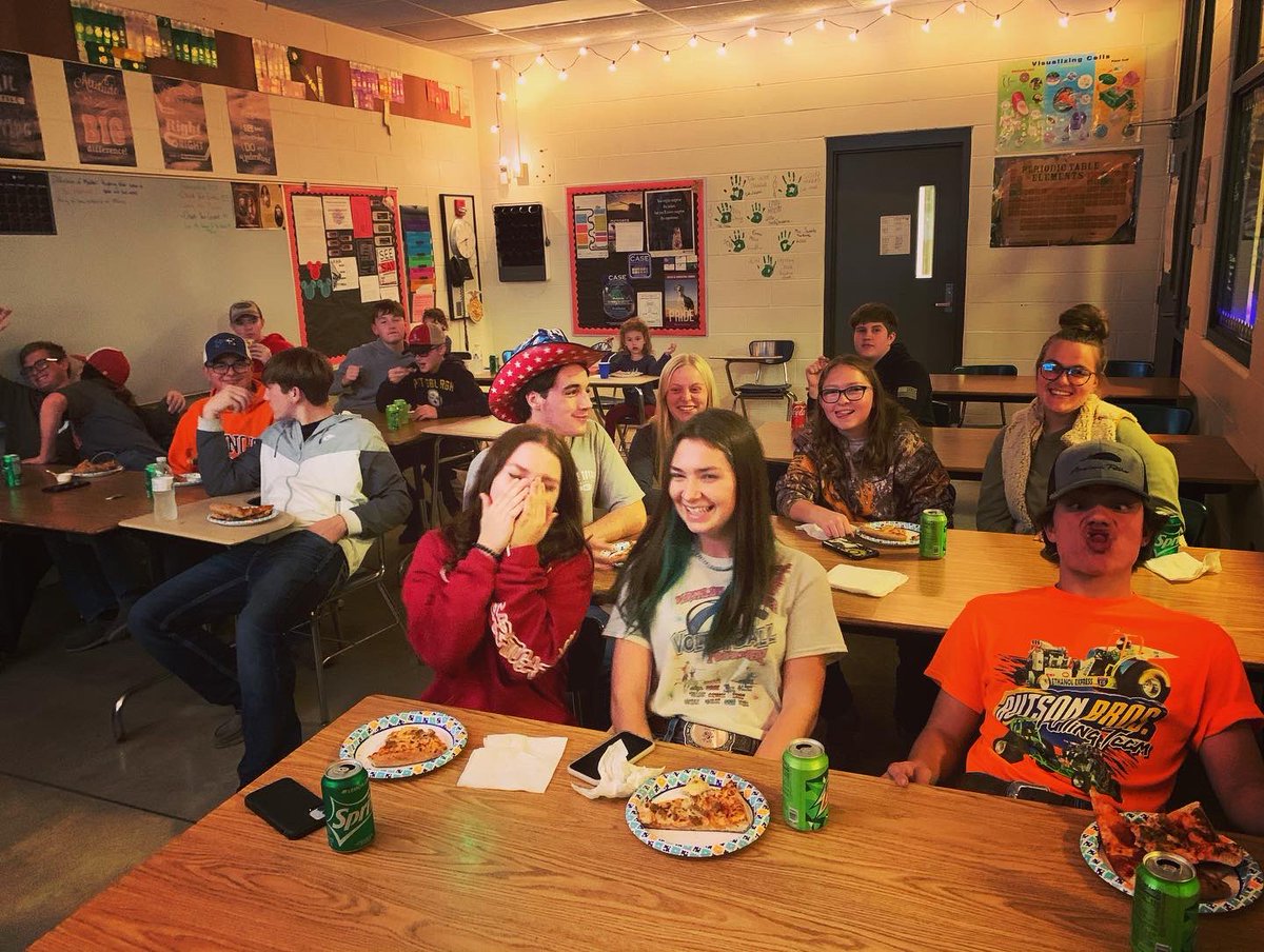 Sarah Farnsworth tweet media