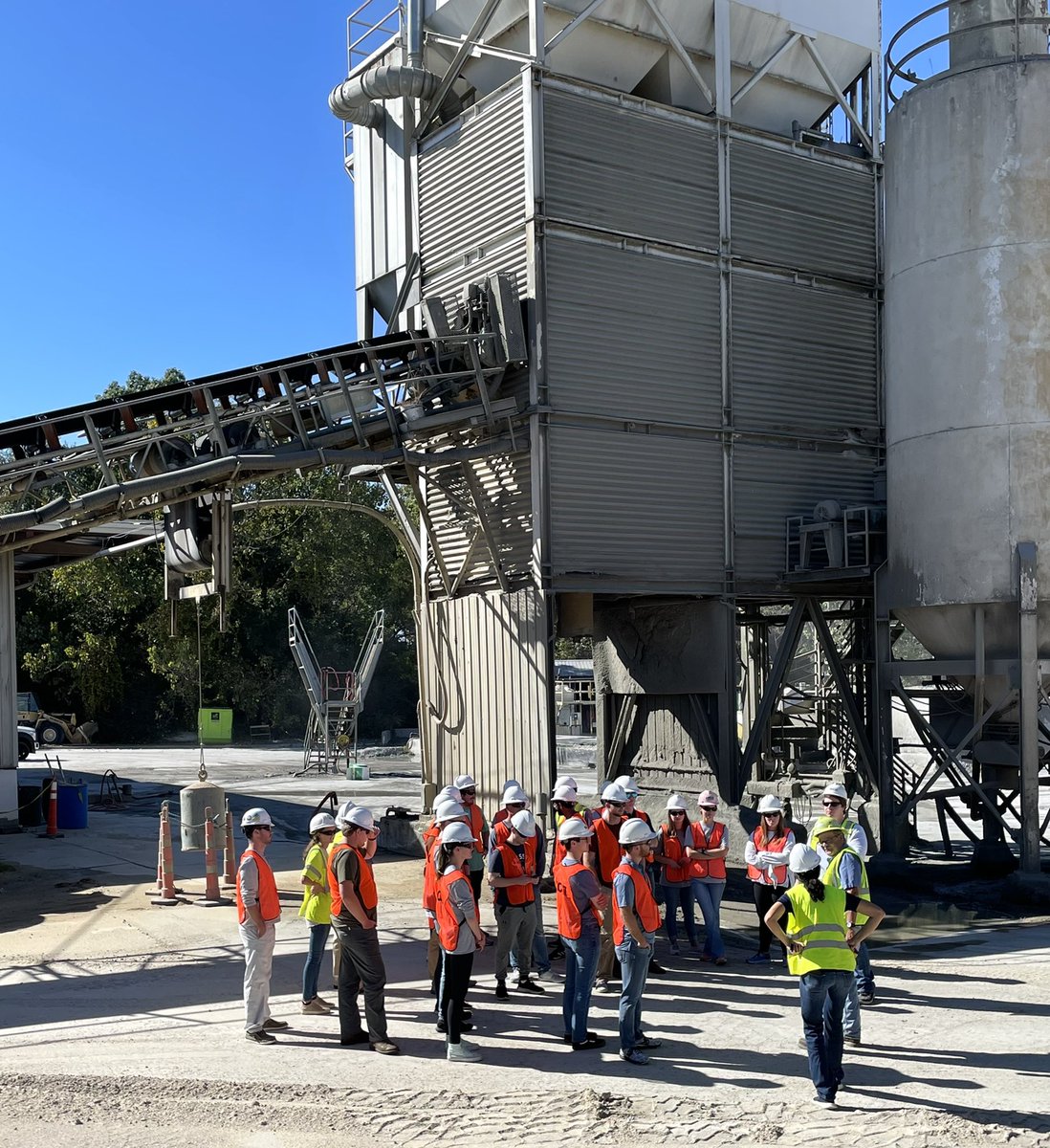 ALConcreteAssoc's tweet photo. Beautiful afternoon yesterday for a plant tour at Fairburn Ready Mix in Auburn. Big thank you to Greg Henderson and Scott Kelley of Sherman for serving as tour guides to the Auburn engineering class.@ShermanIndustr1 @fairburnreadym2 @AuburnEngineers https://t.co/Loz3TxvPTR