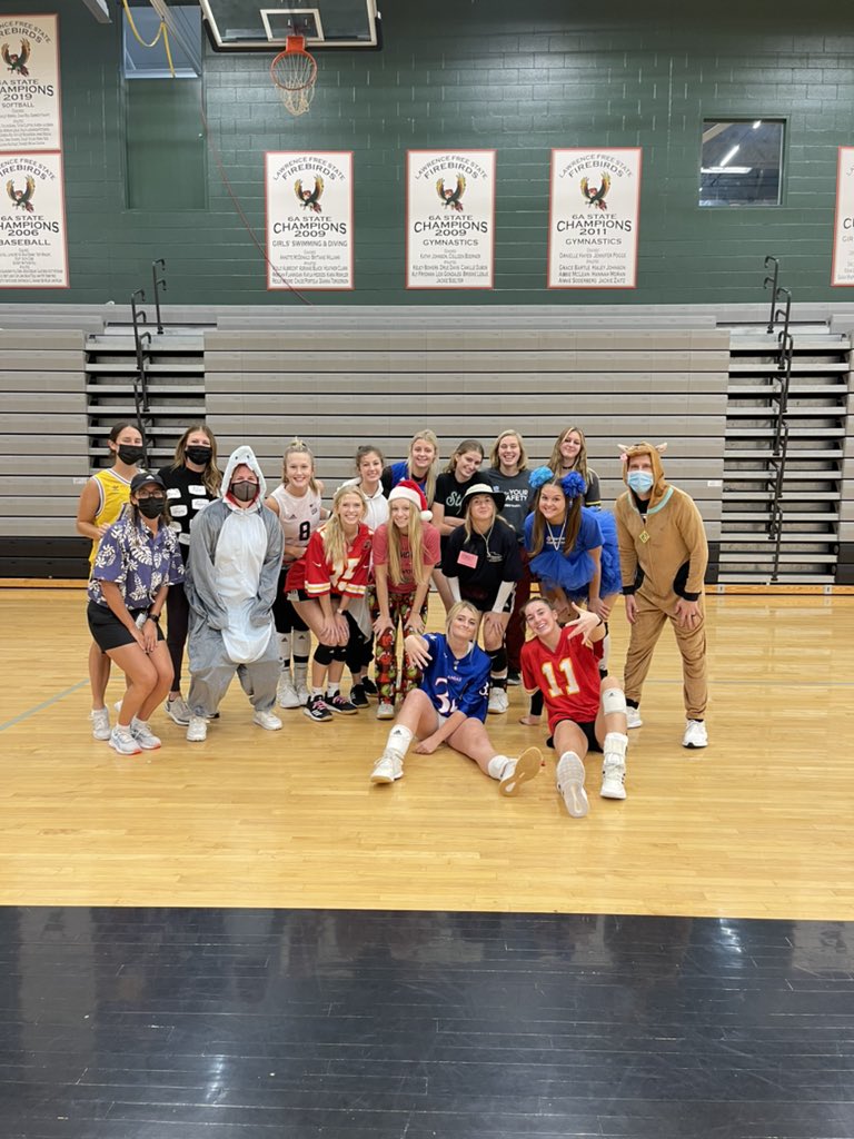 FirebirdsVB's tweet image. Last (spooky) practice of the season. Tomorrow we roll to Salina. See you there!!! #fsvbfamily #allinorallout #statetostate