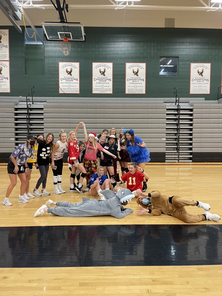 FirebirdsVB's tweet image. Last (spooky) practice of the season. Tomorrow we roll to Salina. See you there!!! #fsvbfamily #allinorallout #statetostate