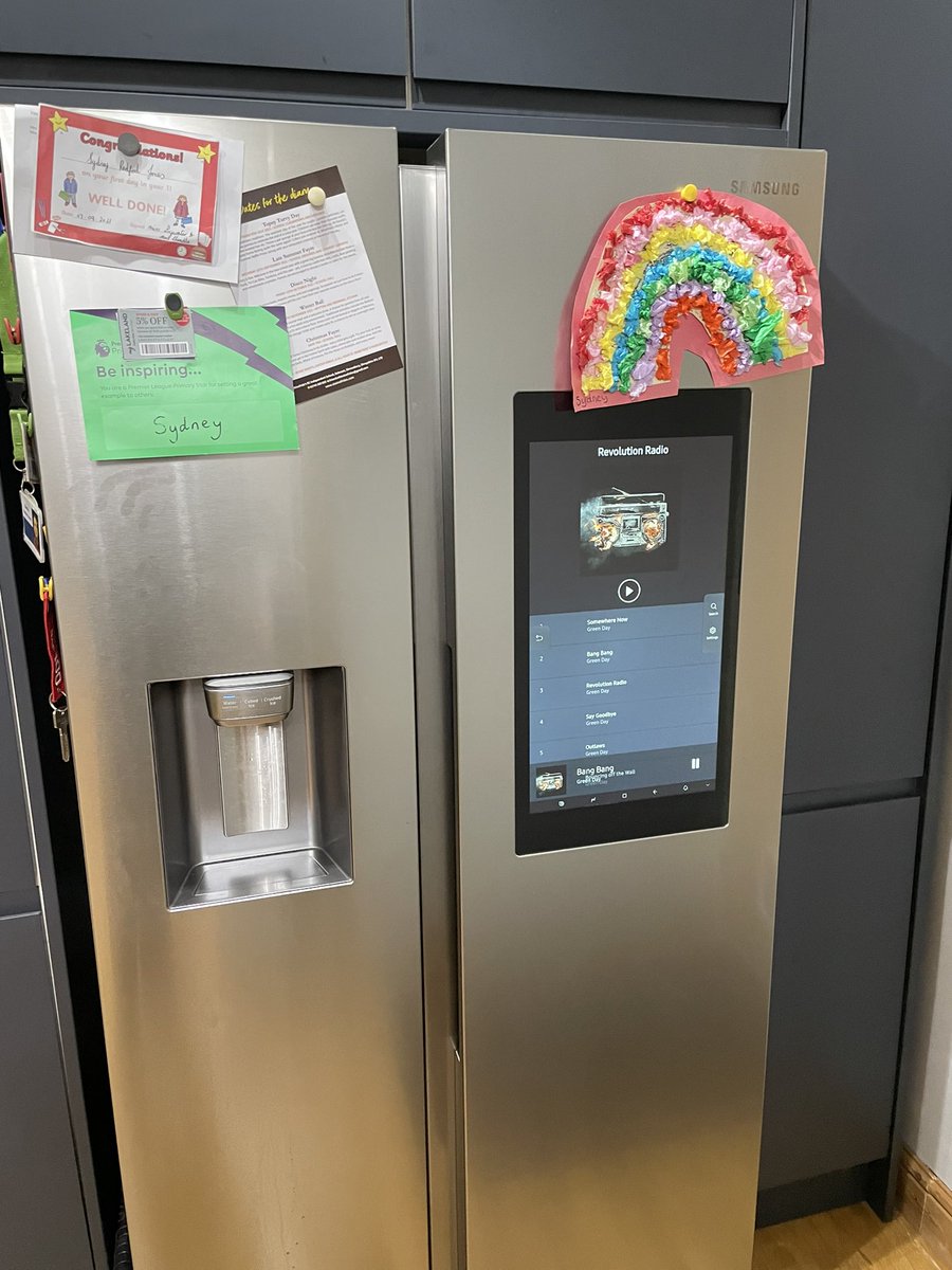 RedfordJones's tweet photo. I had a pretty poor day at work today tbf. But  then I walked to the fridge and it started playing some of my fave Green Day songs @GreenDay https://t.co/x3L2grnhEg