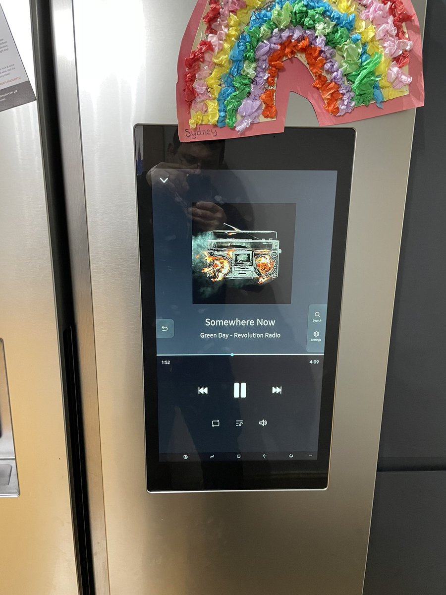 RedfordJones's tweet photo. I had a pretty poor day at work today tbf. But  then I walked to the fridge and it started playing some of my fave Green Day songs @GreenDay https://t.co/x3L2grnhEg