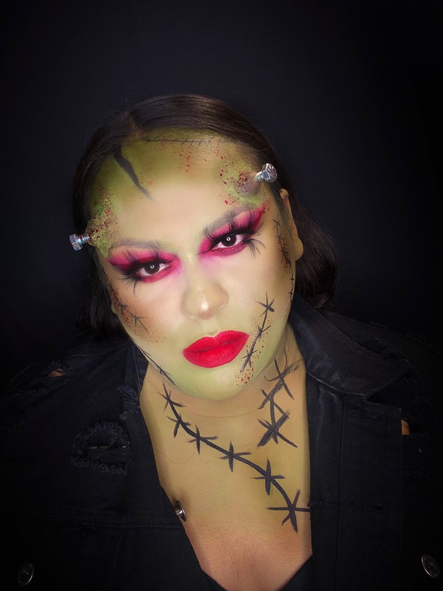 Lifeasyvette's tweet photo. FRANKIEE COMING THRUUU 🔩💚 #halloween #halloweenmakeup #Frankenstein #rgv #956 https://t.co/YPBXaUiBOA