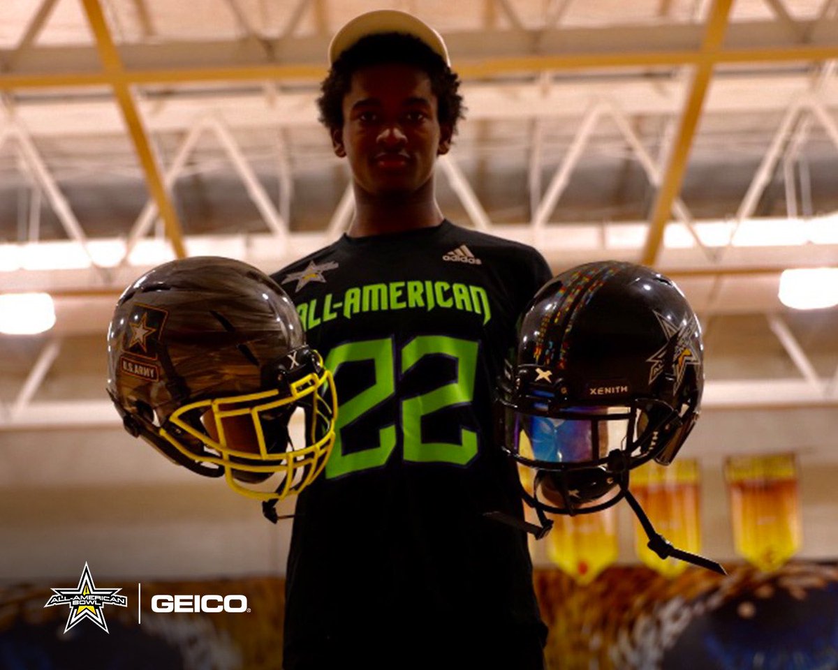 AABonNBC's tweet photo. Mullen’s vs. The World 🌎 

The Mullen’s are the 2nd family to ever have a trio of siblings selected to participate in the All-American Bowl. 

#AllAmericanBowl 🇺🇸 https://t.co/h4iE5qH8WP