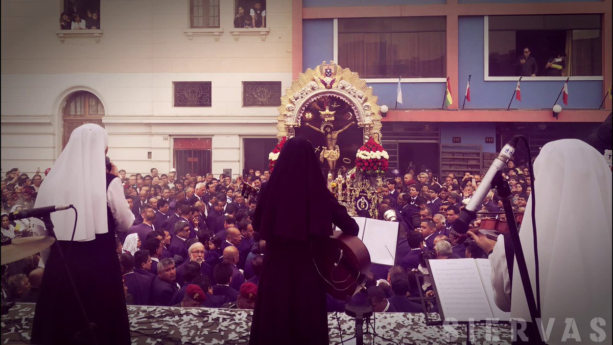 Hoy celebramos en el Perú al Señor de los Milagros! 🙂  Como dijo el Papa Francisco en su carta al pueblo peruano: "Él (Señor Jesús) no nos abandona; nos llama y nos abraza con un amor infinito que nos cura, nos conforta y nos salva." 🙏
youtu.be/tMlTaaRdNwQ