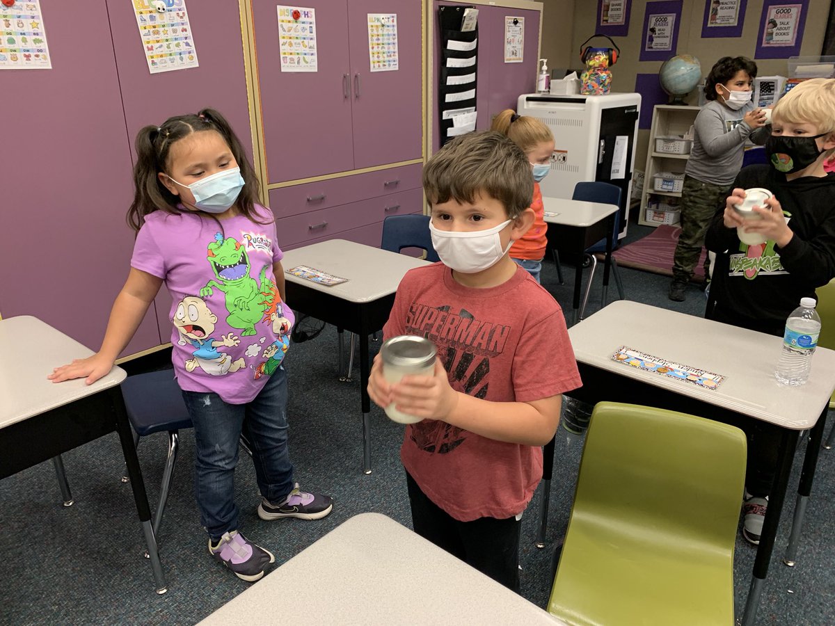 CindymillerE's tweet photo. This week we’ve been studying fiction and non fiction books and reading different stories about cows. Today we make real butter from whipping cream and learned that it is hard work but delicious! https://t.co/VoCbPzfu1u