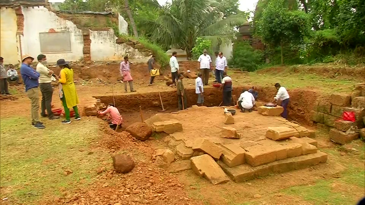 ANI's tweet photo. Odisha |  Archaeological Survey of India (ASI) discovered the base of another temple on the premises of Suka-Sari temple in Bhubaneswar: ASI State head Arun Malik 

There're chances that many other temple structures will be found in the area, Malik said (28.10) https://t.co/D5ve86t1Og