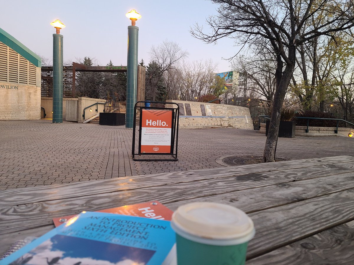 MarcelaPopowich's tweet photo. Studying @TheForks while waiting for Bella's class to finish at #MTYP. This place made me smile #GCActive https://t.co/EAYgll1aH5